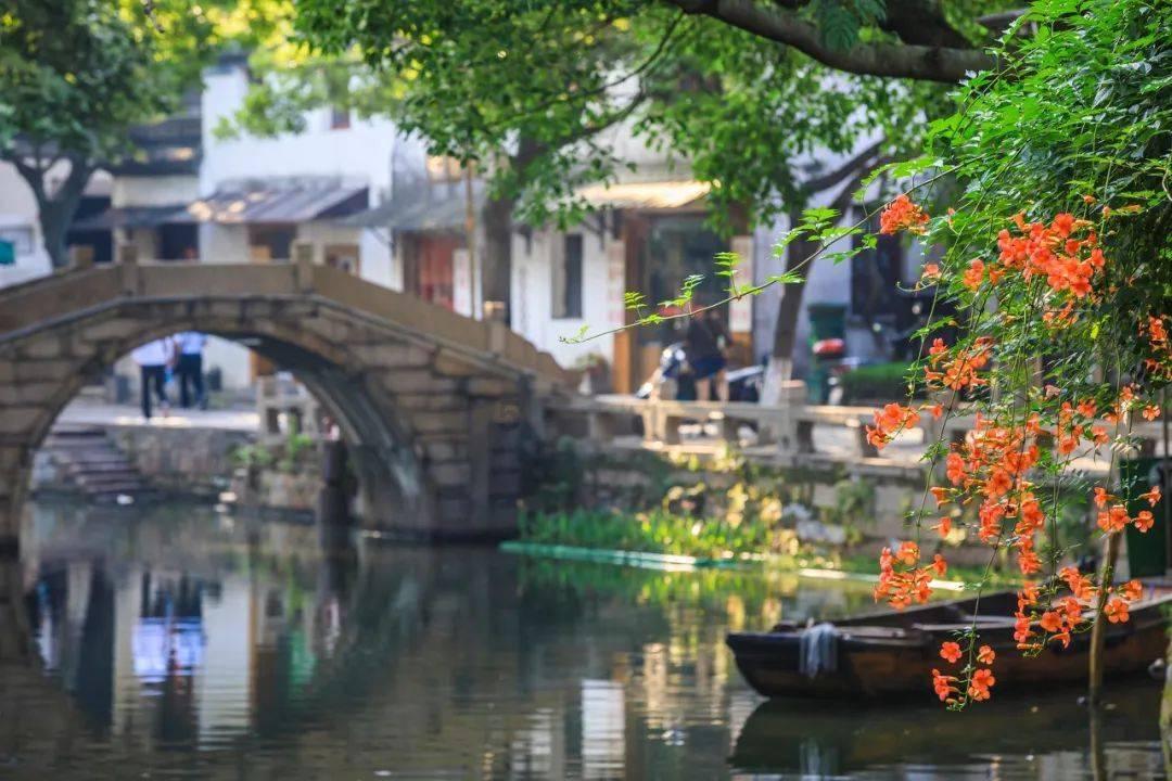 怎么开口约老板吃饭？游戏画面